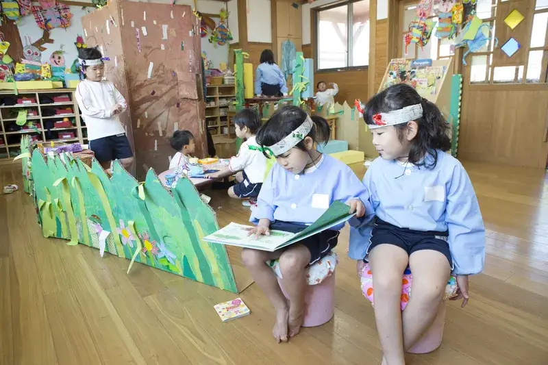 絵本を何度も何度も見て研究中