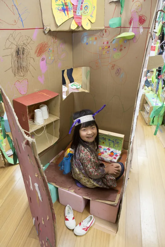 部屋には電話もパソコンもあるよ